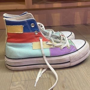 Multicolored platform converse